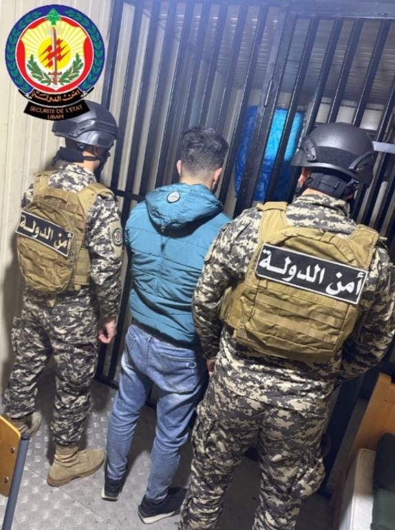 توقيف ثلاثة أشخاص بتهمة سرقة المنازل وتجارة الأسلحة في بنت جبيل