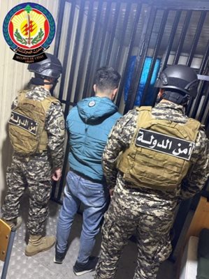 توقيف ثلاثة أشخاص بتهمة سرقة المنازل وتجارة الأسلحة في بنت جبيل